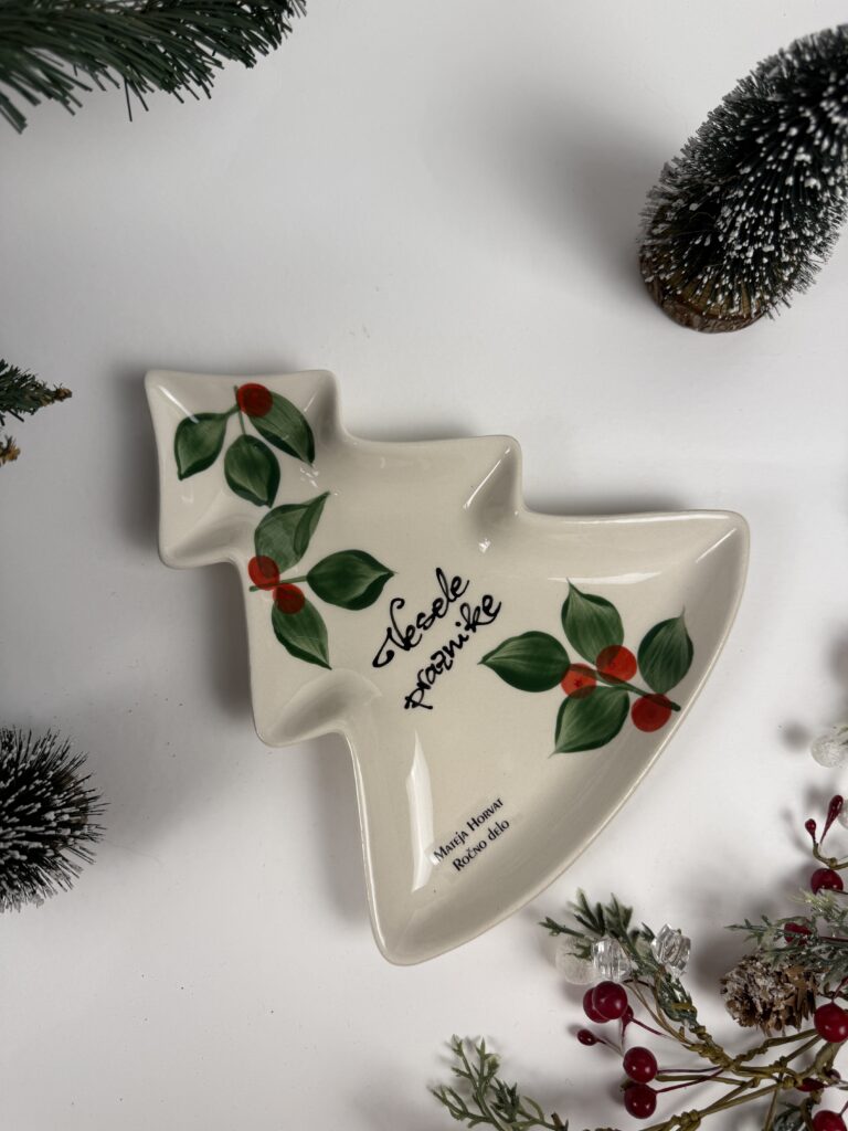 Pladenj Smreka - Božična jagoda