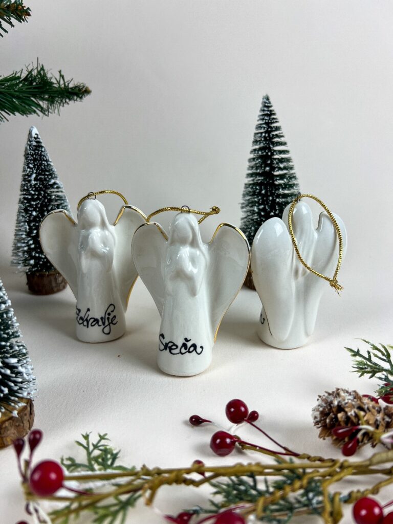 Mali pozlačen angel s posvetilom - Božična