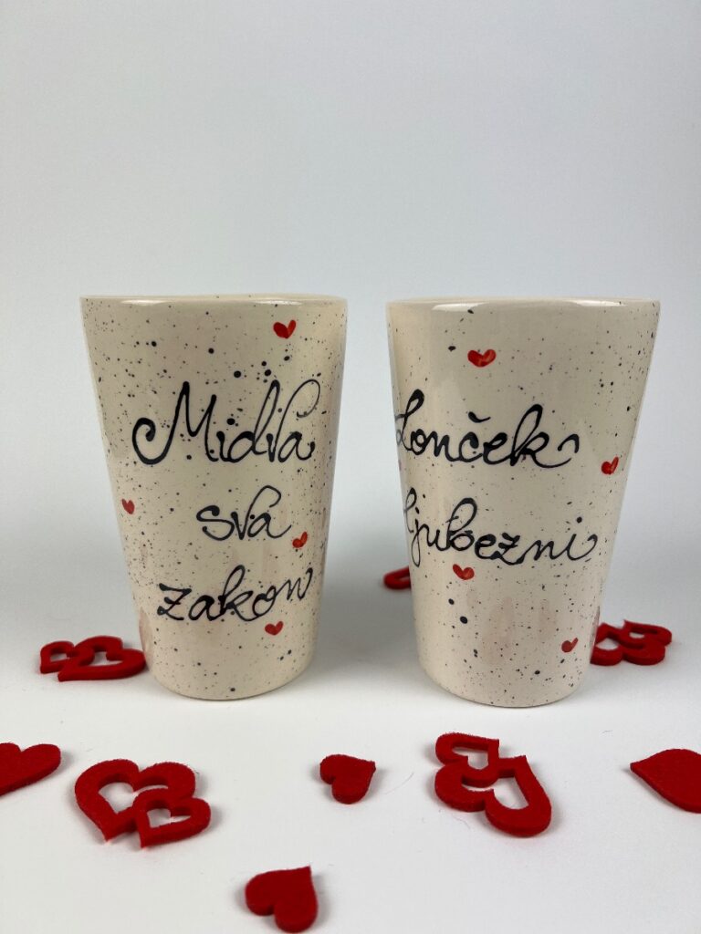Visoki lonček z ljubezenskim posvetilom - Srčki (0.5 L)