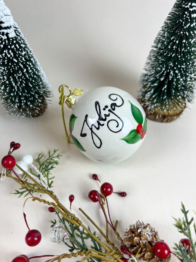 Personaliziran obesek za smreko (S) - Božična jagoda