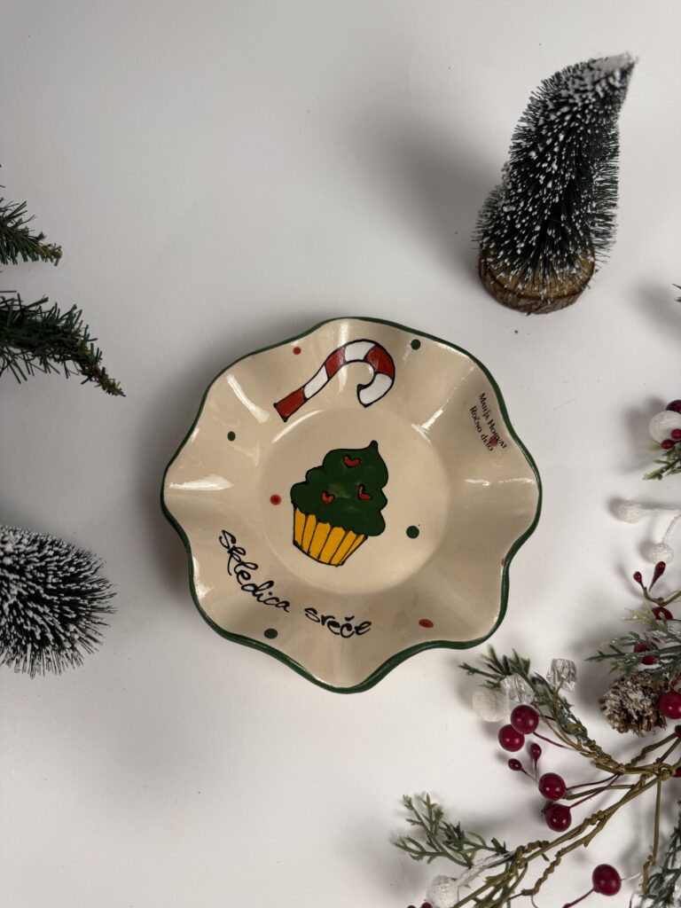 Mini valovita skledica - Božični Cupcake